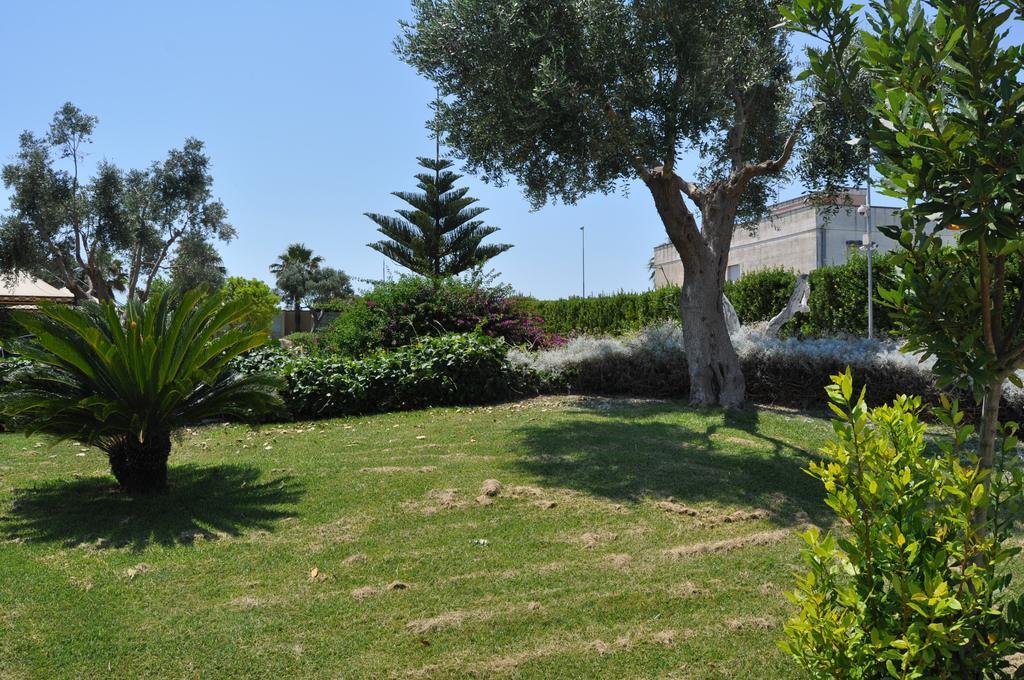 Bed & Breakfast Giardini Di Marzo Lecce Exterior photo